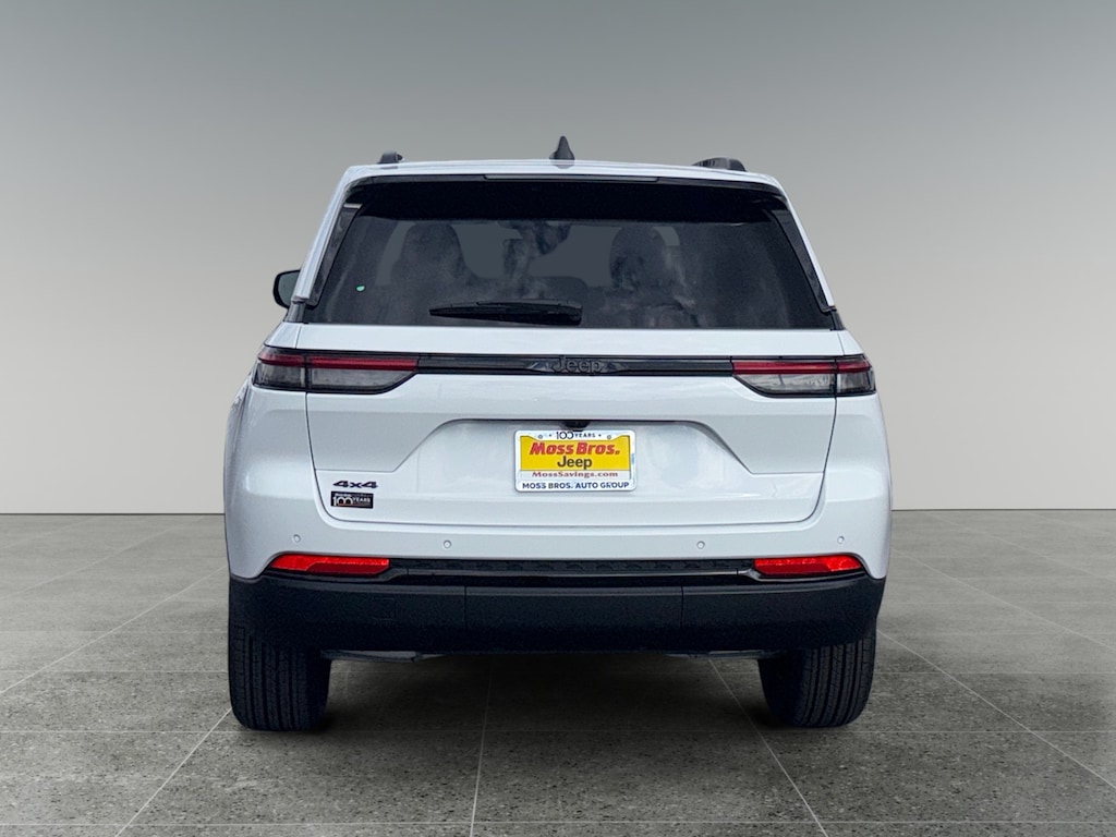 New 2025 Jeep Grand Cherokee Laredo Sport Utility