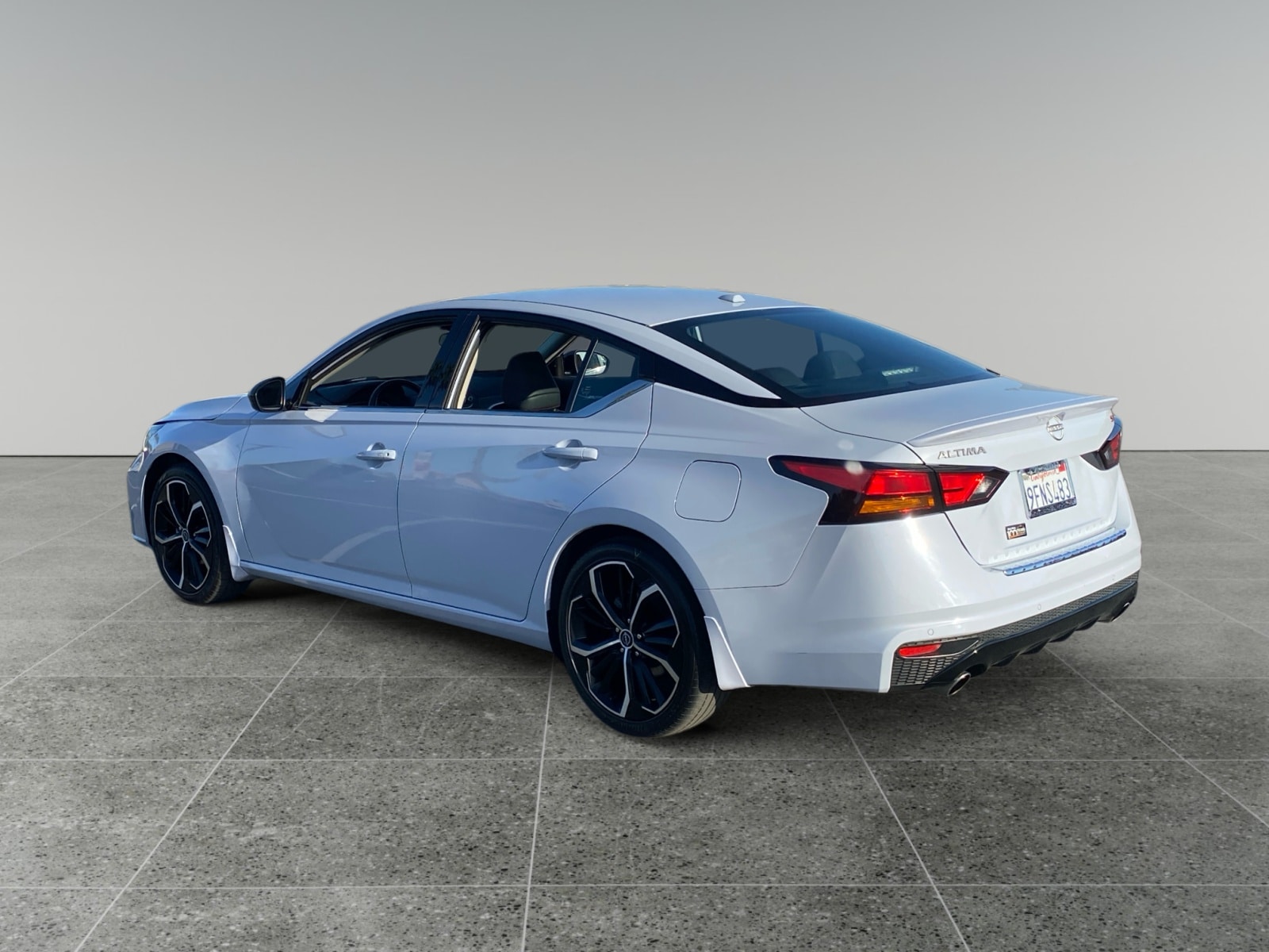 2023 Nissan Altima 2.5 SR photo 3