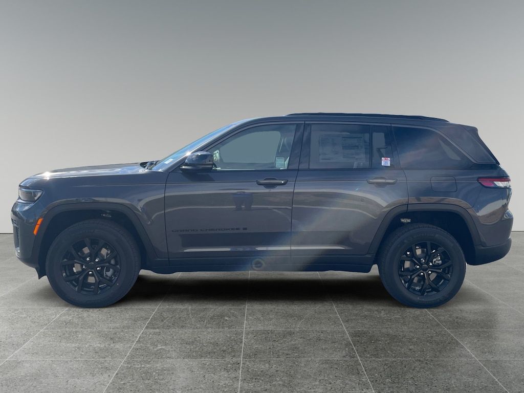 New 2026 Jeep Grand Cherokee Laredo Sport Utility