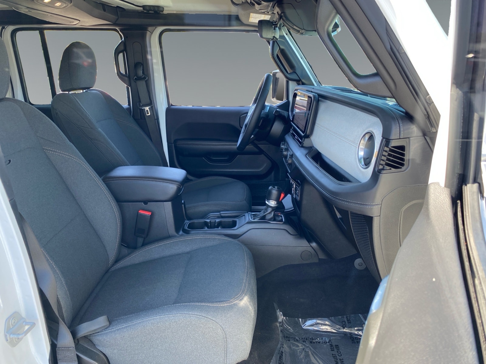2026 Jeep Wrangler 4-Door Sahara - Photo 15