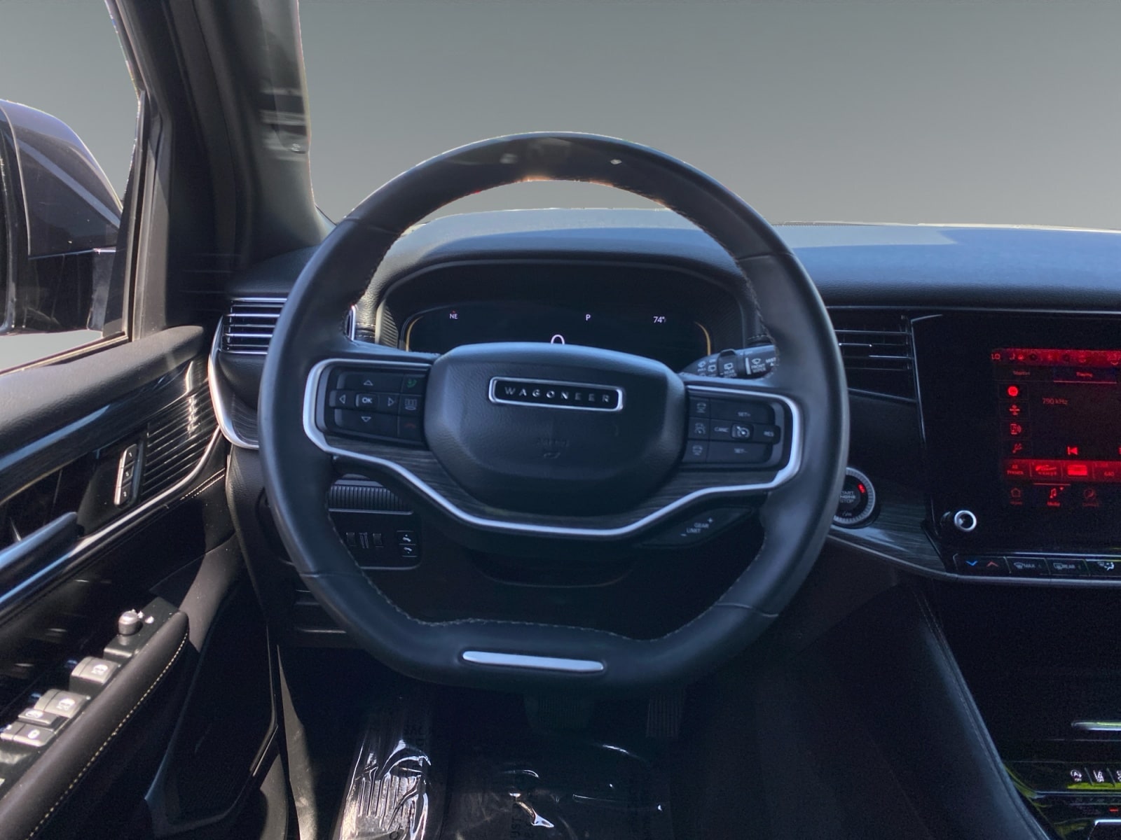 2022 Jeep Wagoneer Series II - Photo 12