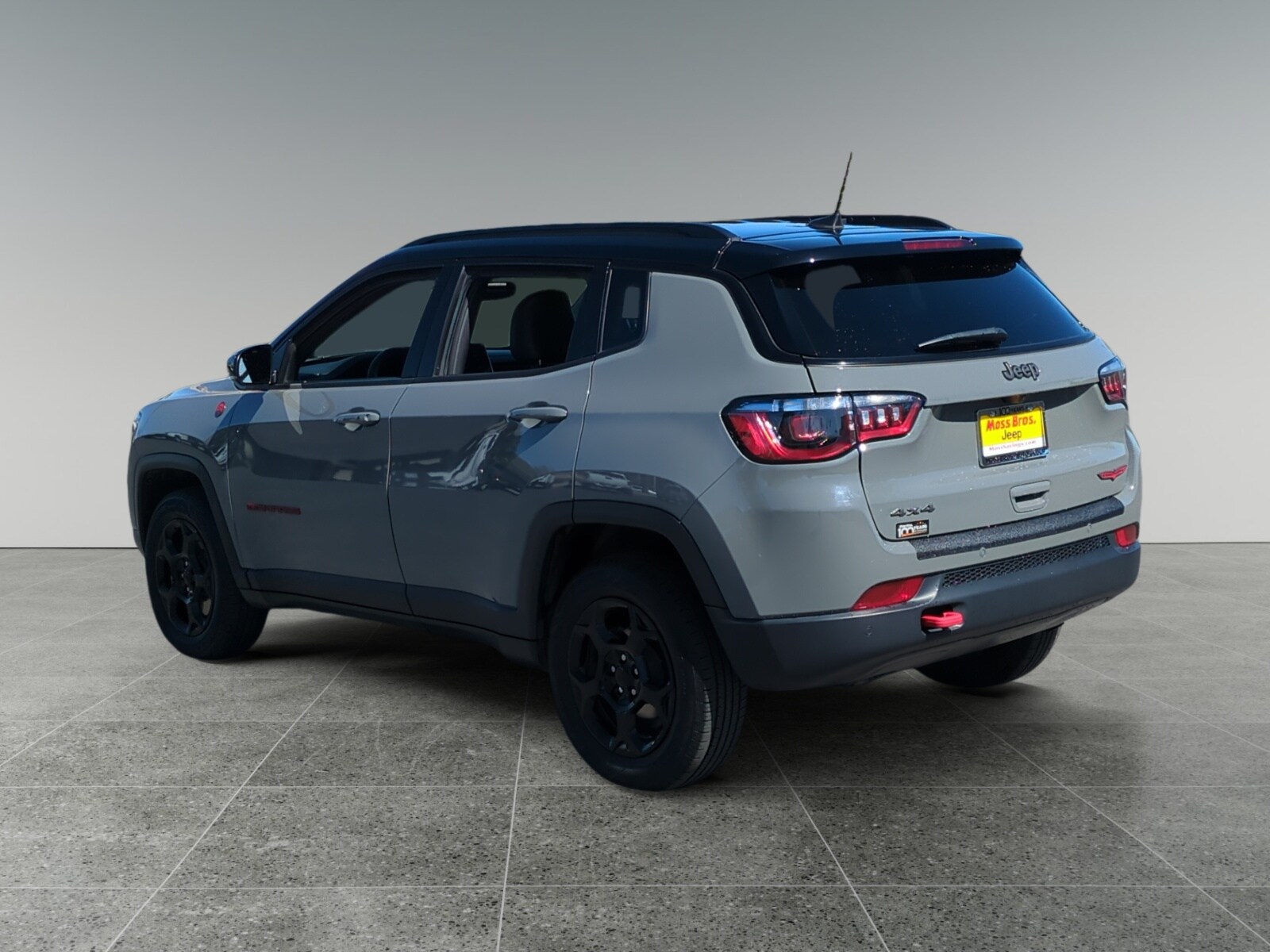 2024 Jeep Compass Trailhawk photo 2