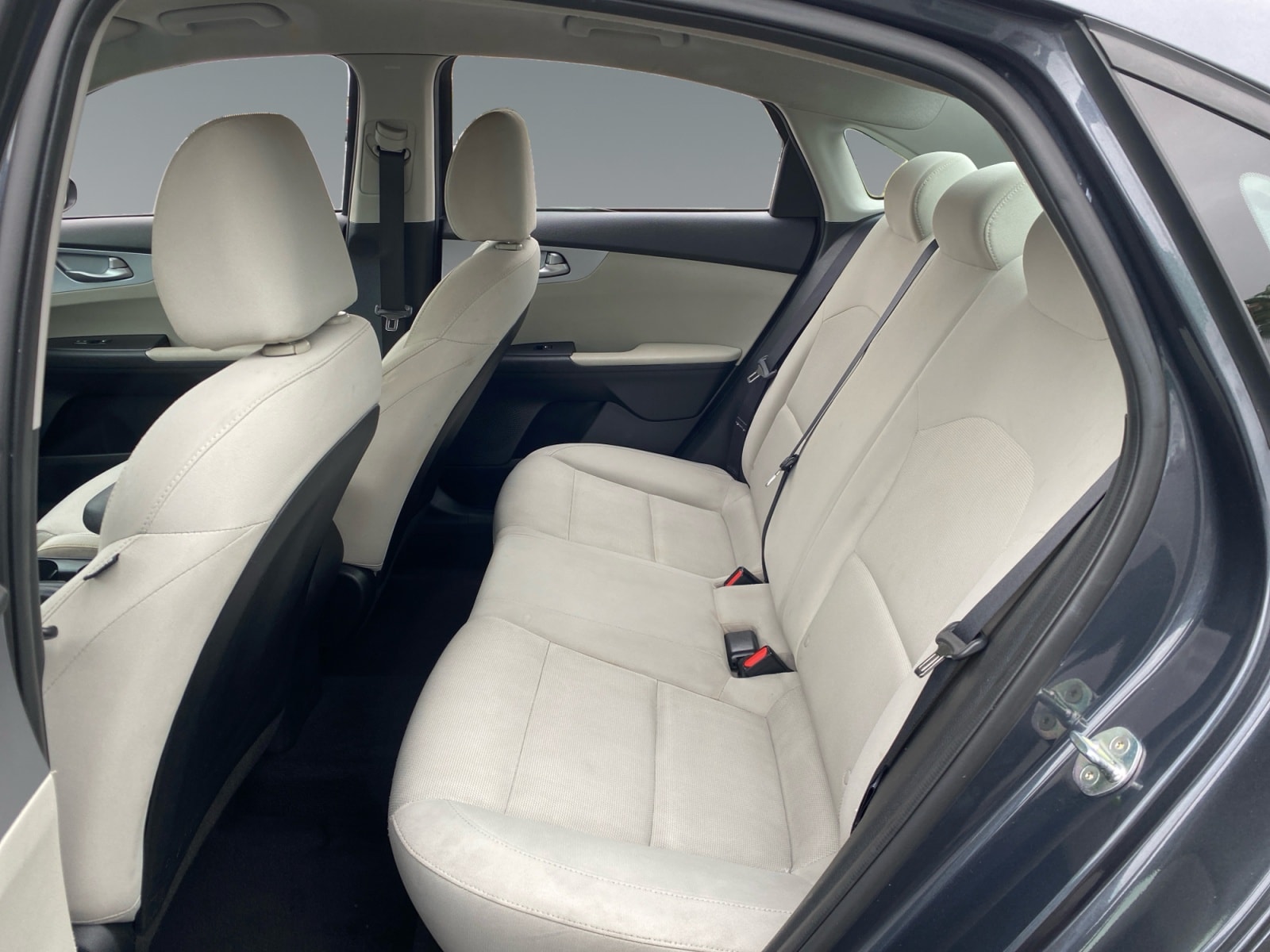 2023 Kia Forte LXS - Photo 13