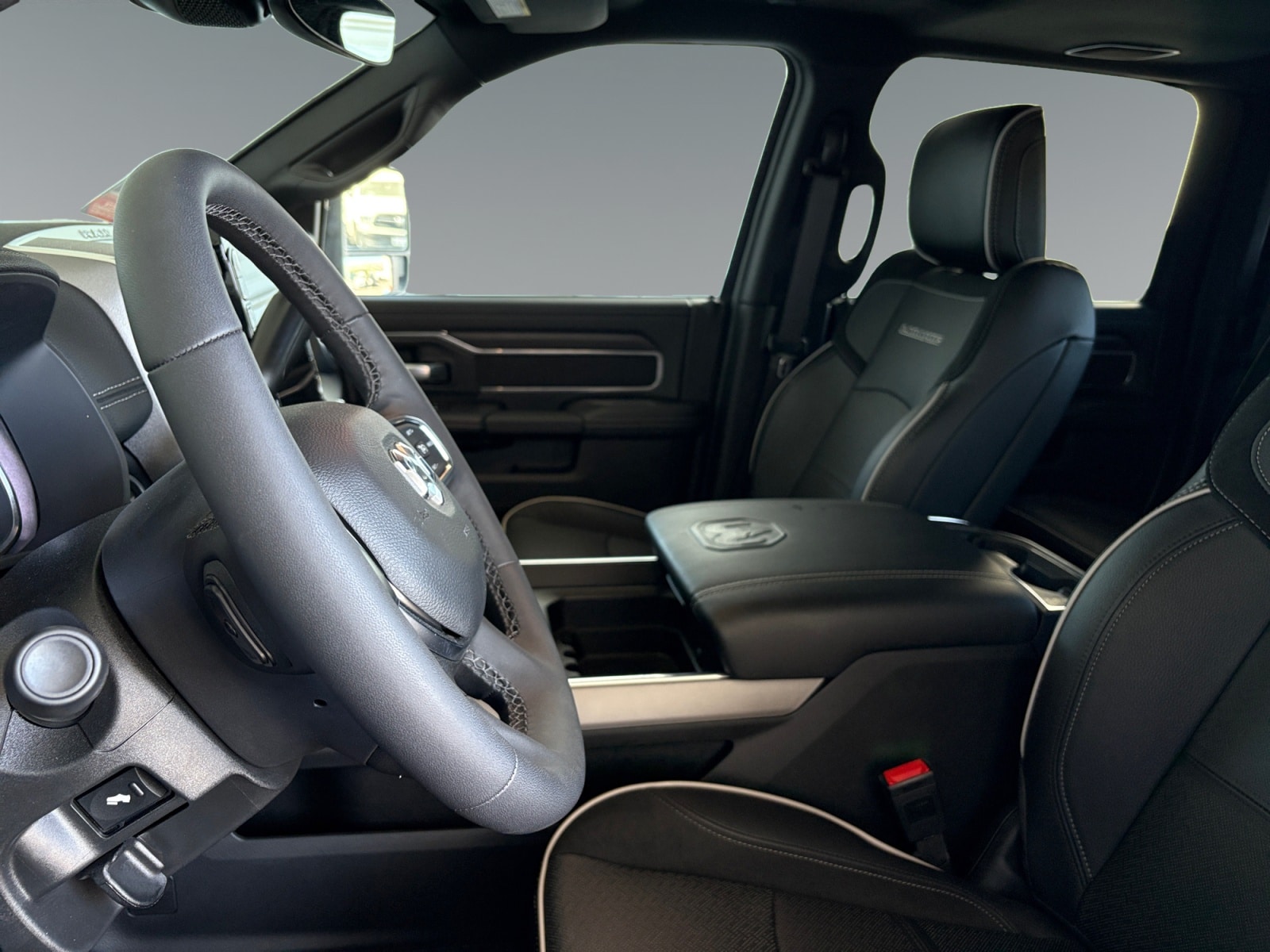 2025 RAM 2500 Laramie - Photo 9