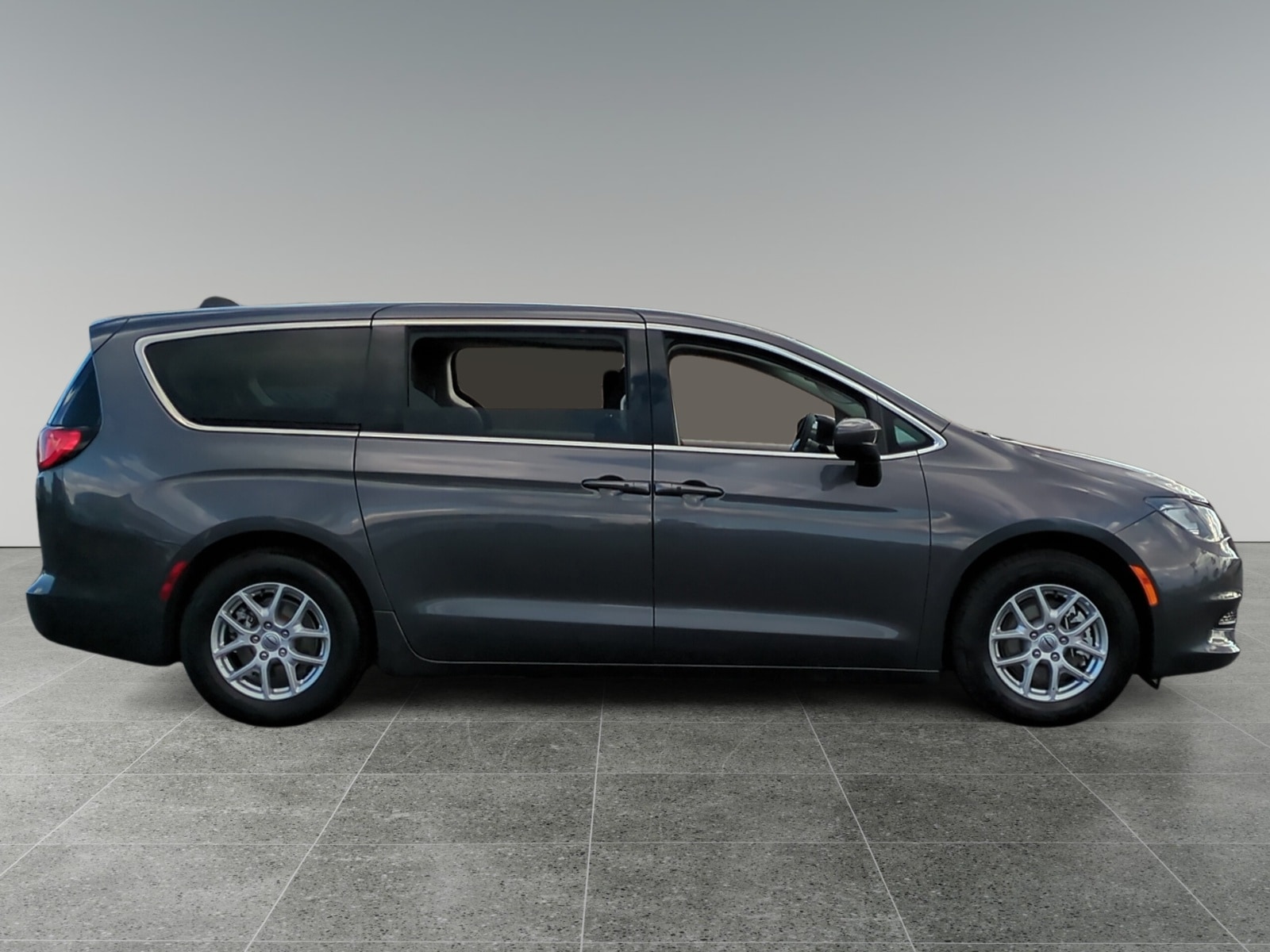 2023 Chrysler Voyager LX photo 6