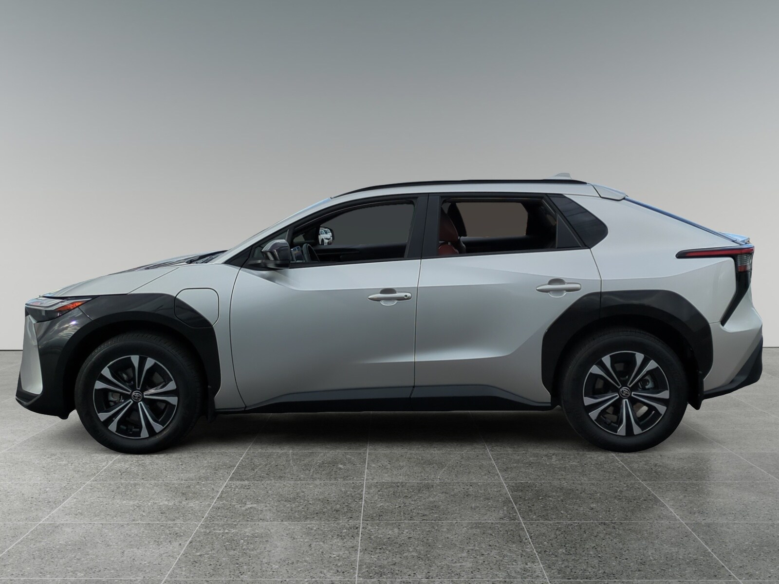 2025 Toyota bZ4X XLE photo 2