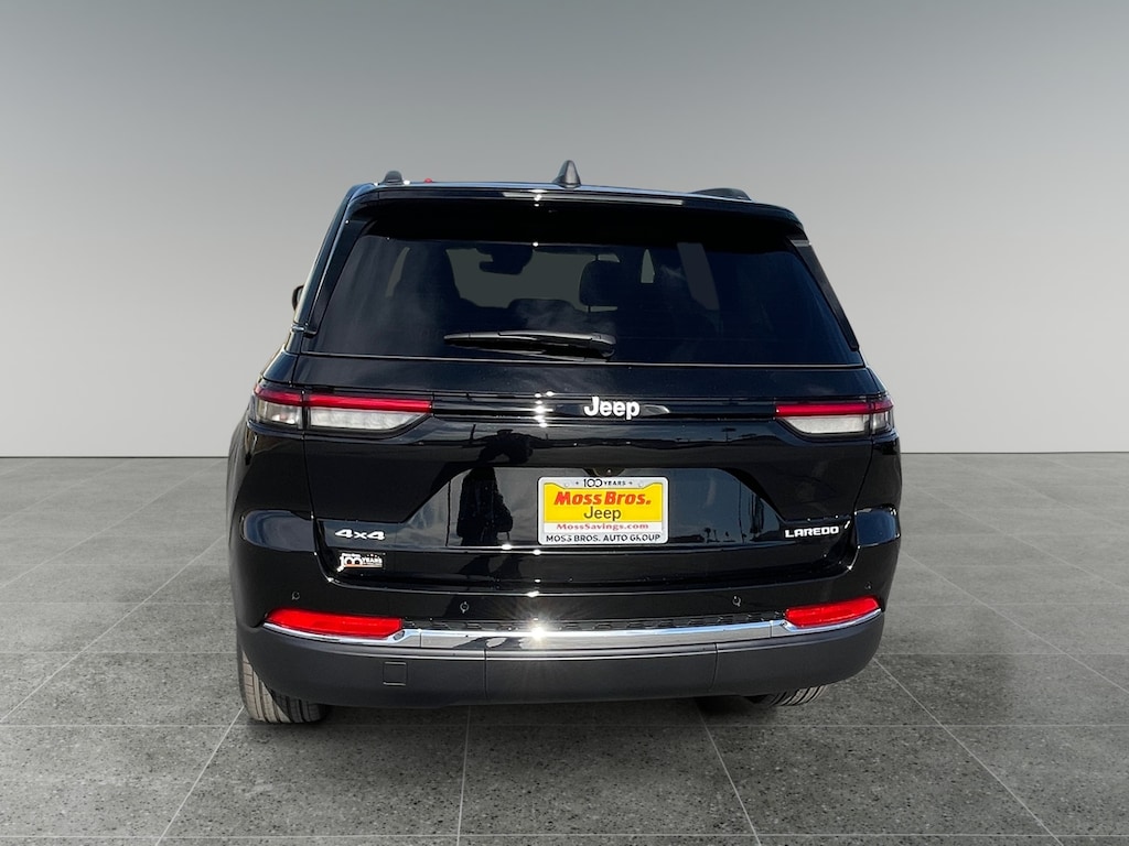 New 2026 Jeep Grand Cherokee Laredo Sport Utility