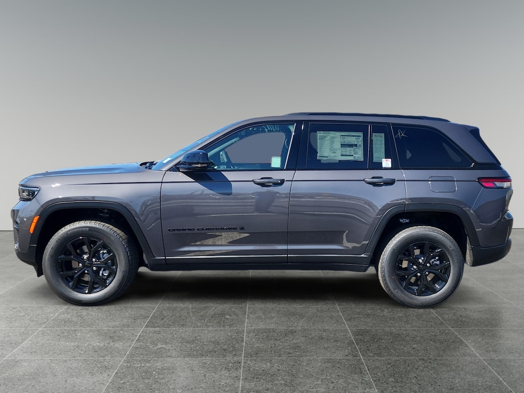 New 2025 Jeep Grand Cherokee Laredo Sport Utility
