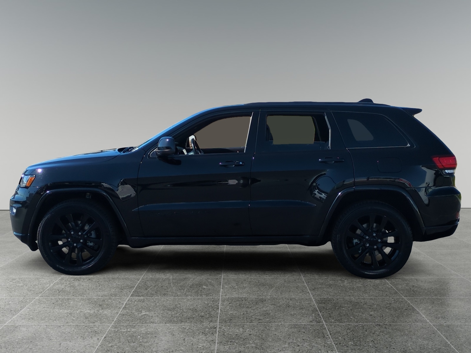 Used 2019 Jeep Grand Cherokee Altitude with VIN 1C4RJEAG8KC776598 for sale in Moreno Valley, CA