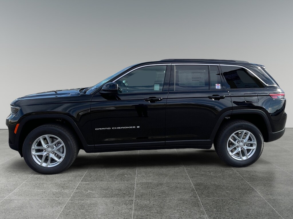 New 2026 Jeep Grand Cherokee Laredo Sport Utility
