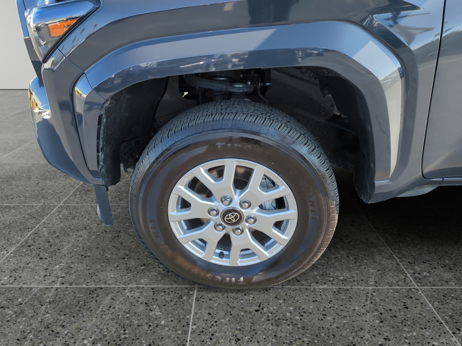 2025 Toyota Tacoma SR5 - Photo 14