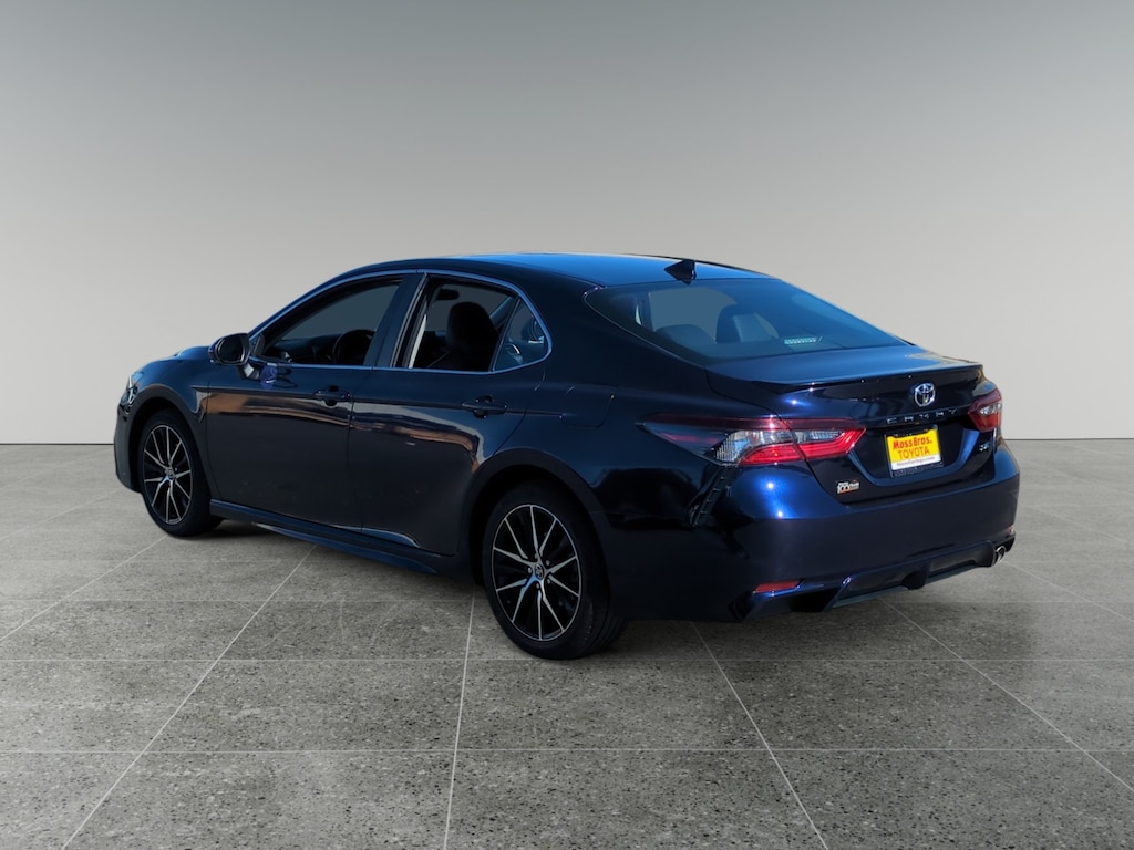 Used 2022 Toyota Camry SE Sedan