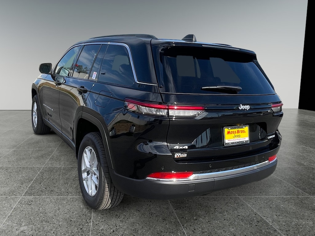 New 2026 Jeep Grand Cherokee Laredo Sport Utility