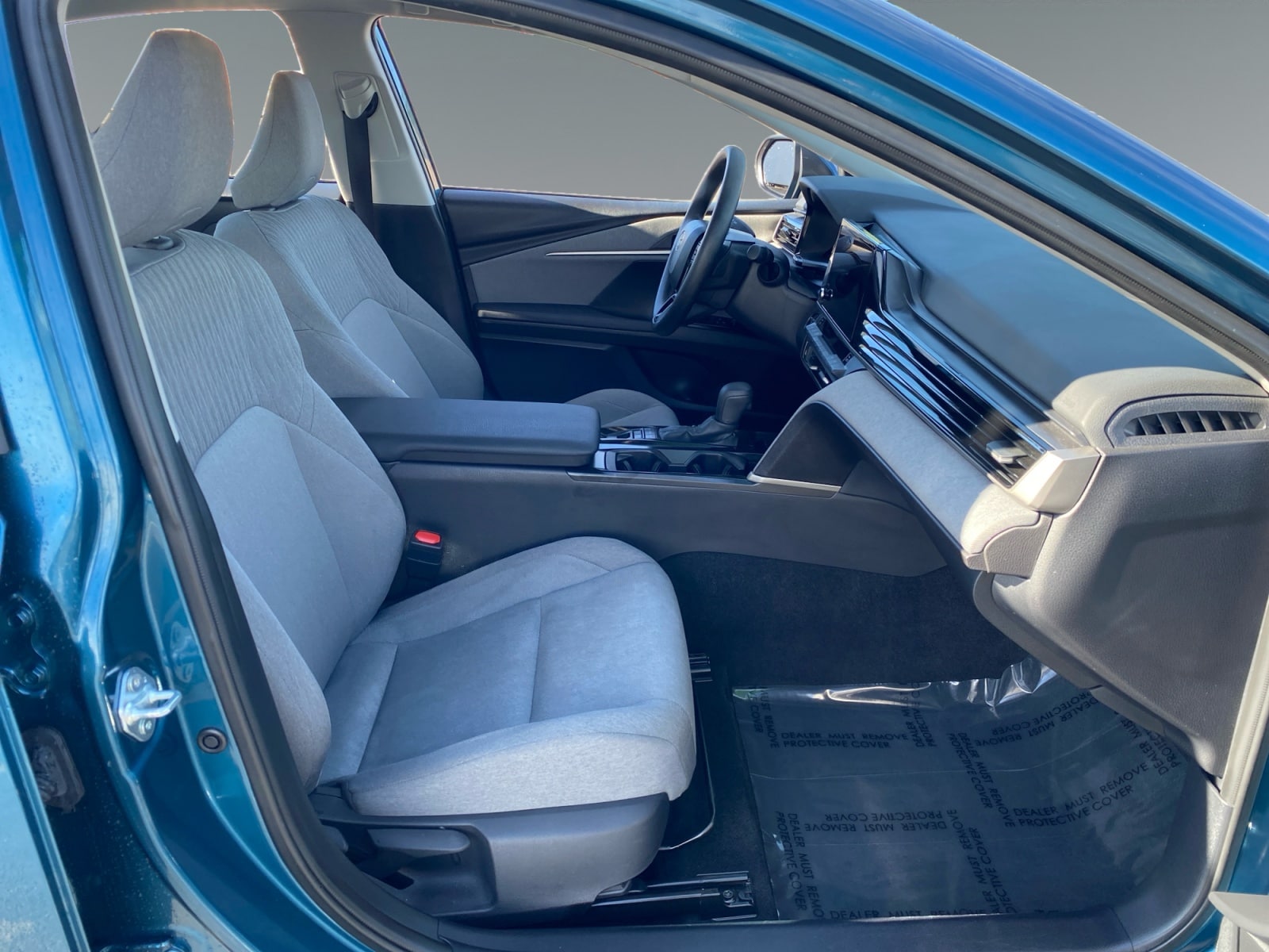 2025 Toyota Camry LE - Photo 15