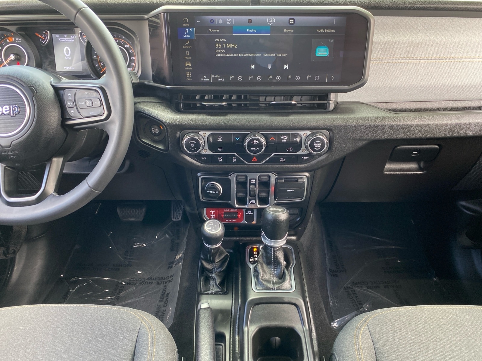 2025 Jeep Wrangler 4-Door Willys - Photo 11