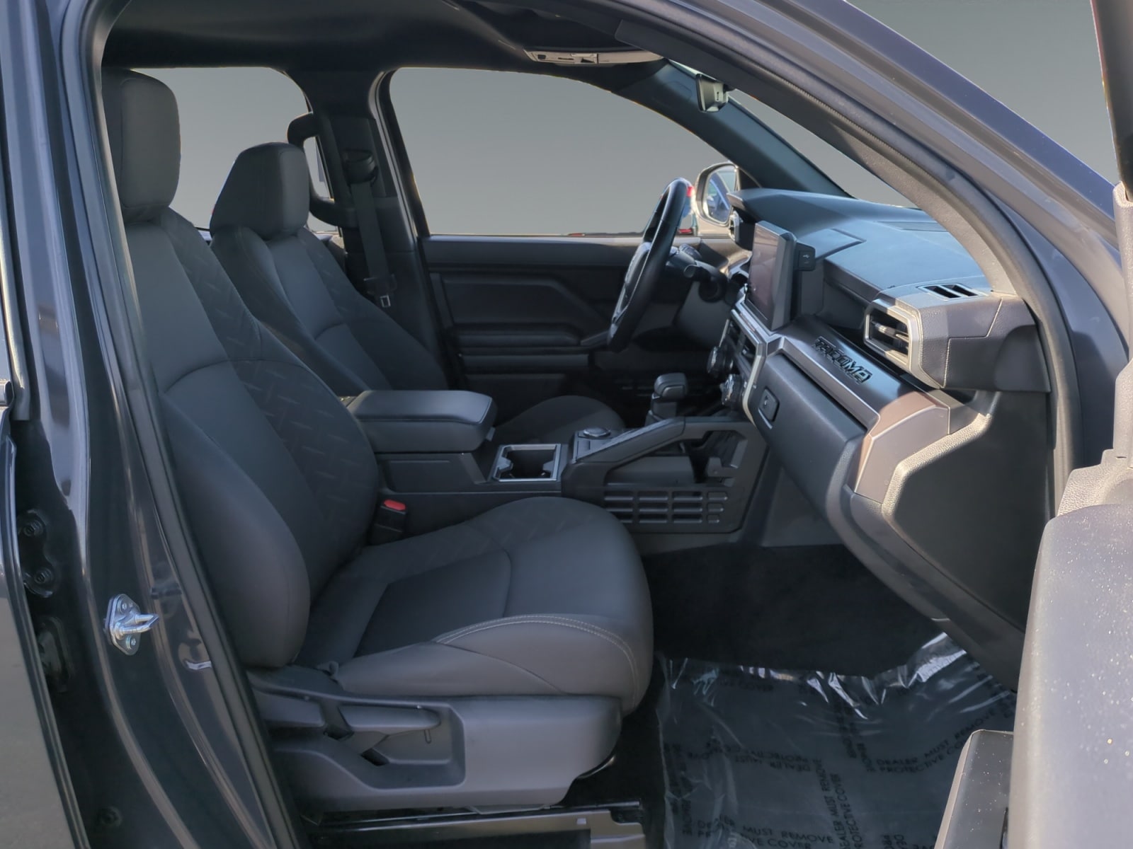2025 Toyota Tacoma SR5 - Photo 15