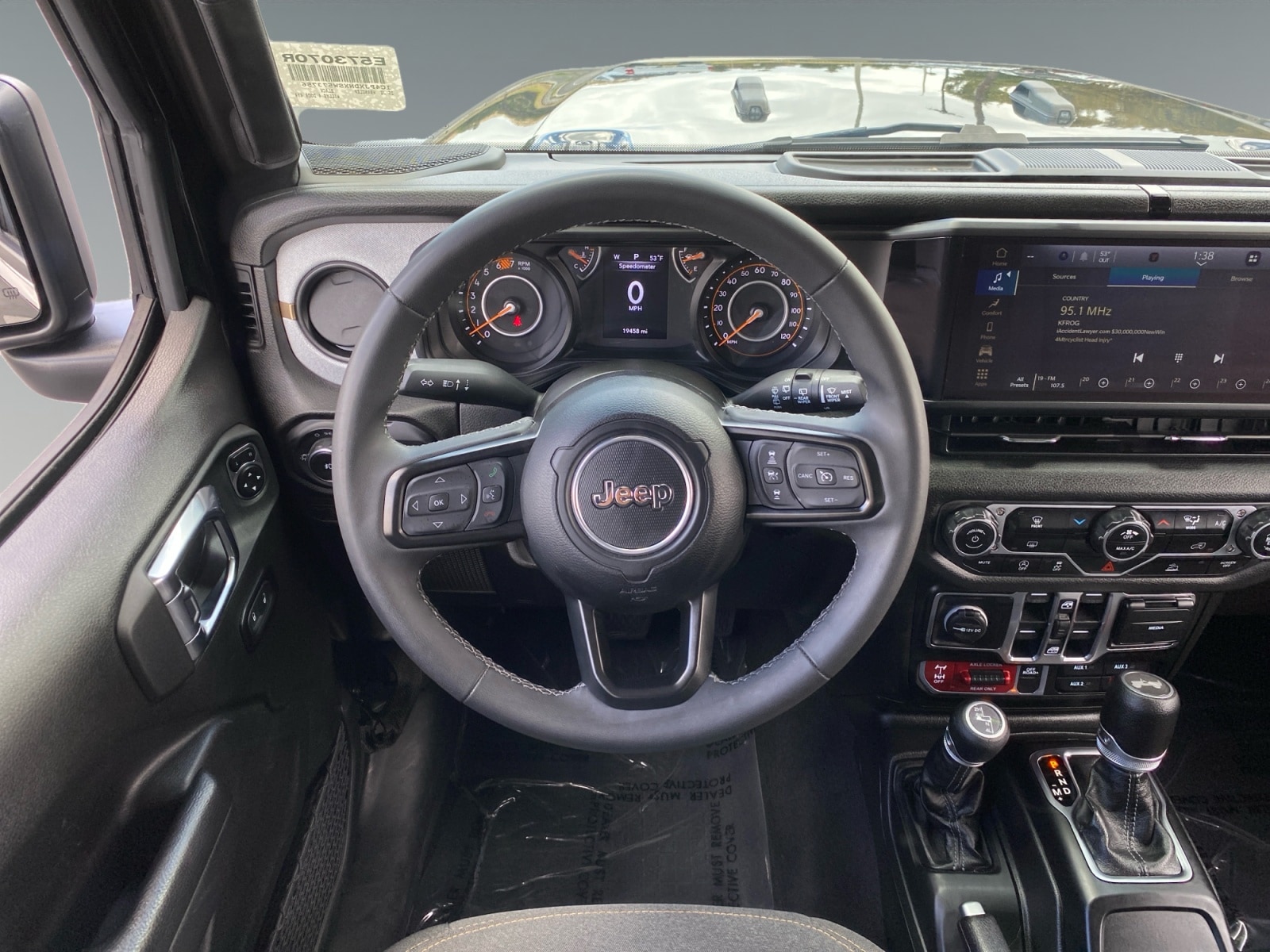2025 Jeep Wrangler 4-Door Willys - Photo 12