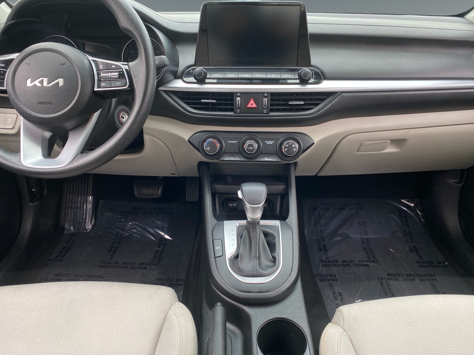 2023 Kia Forte LXS - Photo 11