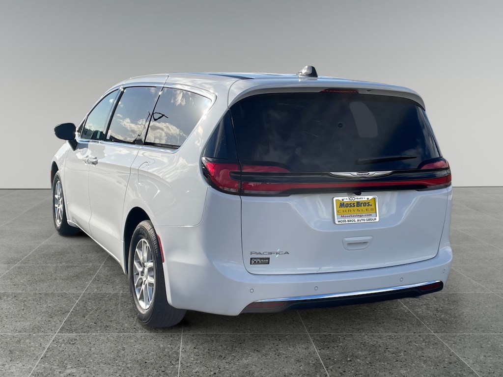 New 2026 Chrysler Pacifica Select Passenger Van