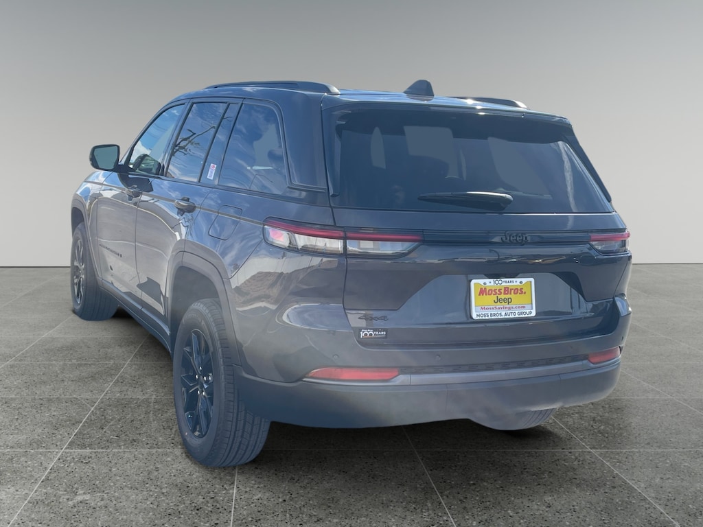 New 2026 Jeep Grand Cherokee Laredo Sport Utility