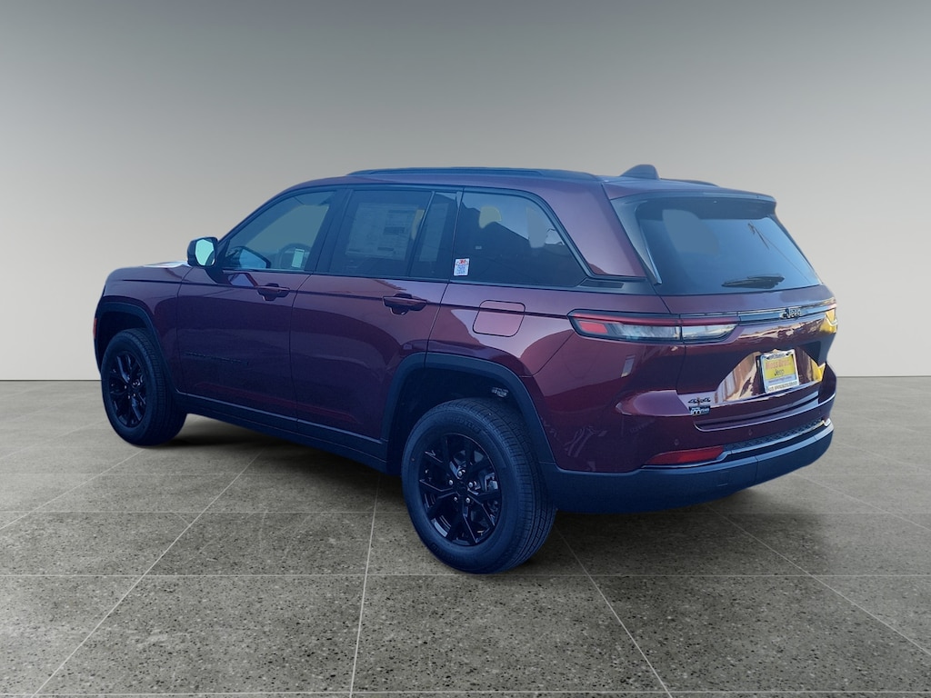 New 2025 Jeep Grand Cherokee Laredo Sport Utility