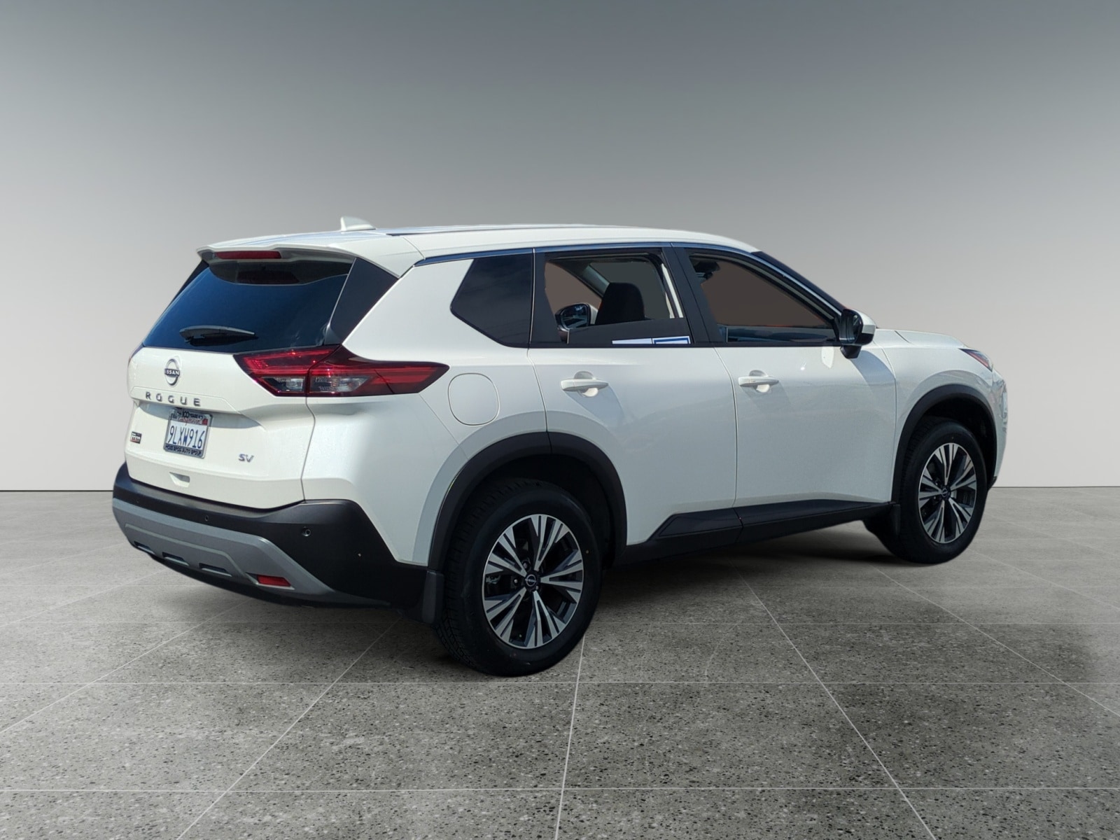 2023 Nissan Rogue SV photo 5