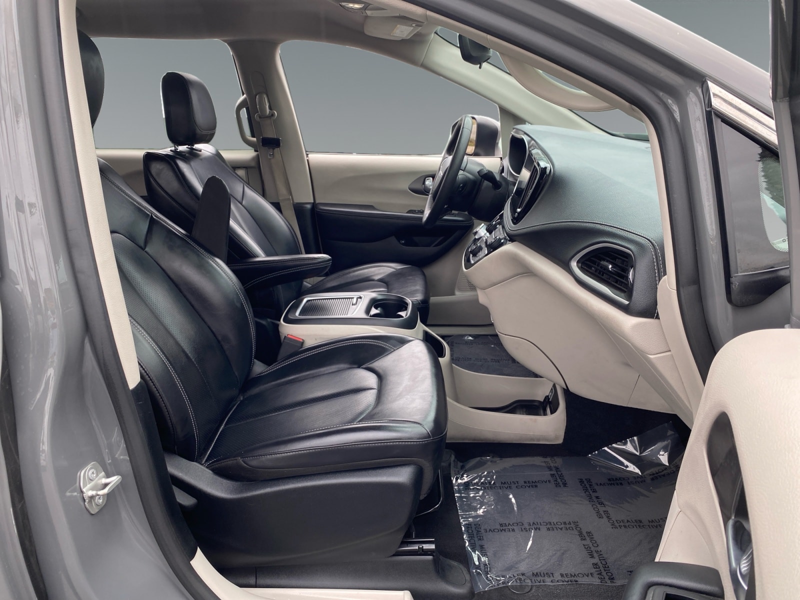 2023 Chrysler Pacifica Hybrid Touring L - Photo 15