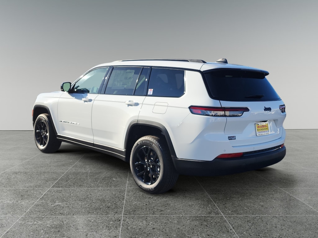 New 2025 Jeep Grand Cherokee L Laredo Sport Utility