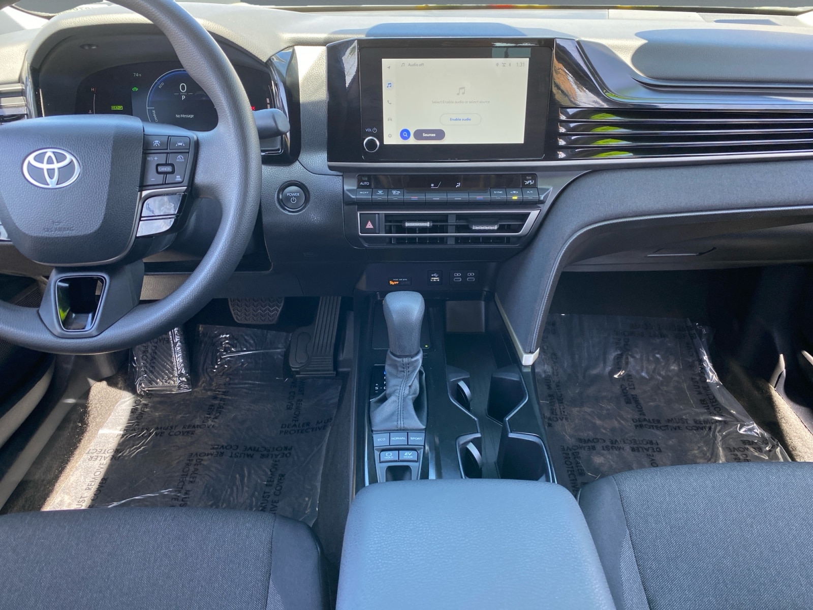 2025 Toyota Camry LE - Photo 11