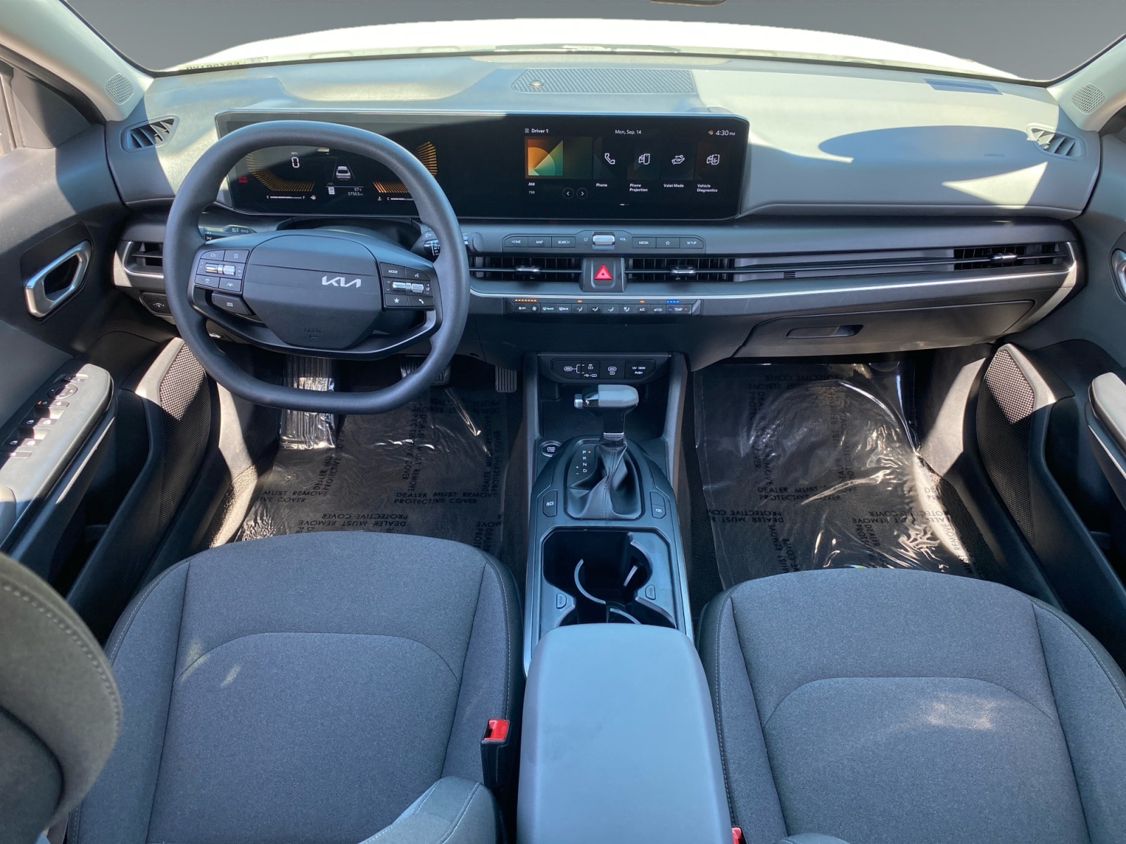 2025 Kia K4 LXS - Photo 10