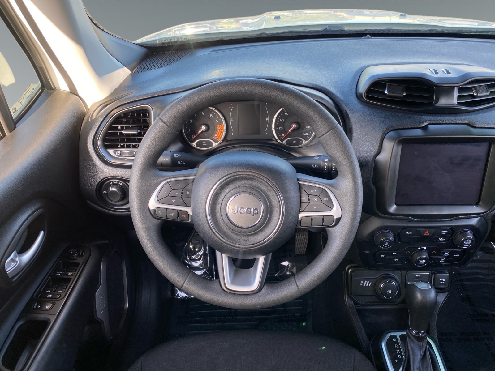 2023 Jeep Renegade Latitude - Photo 12