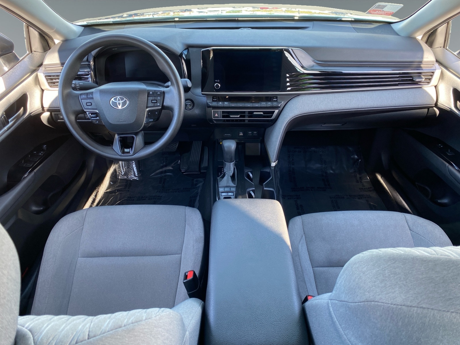 2025 Toyota Camry LE - Photo 10