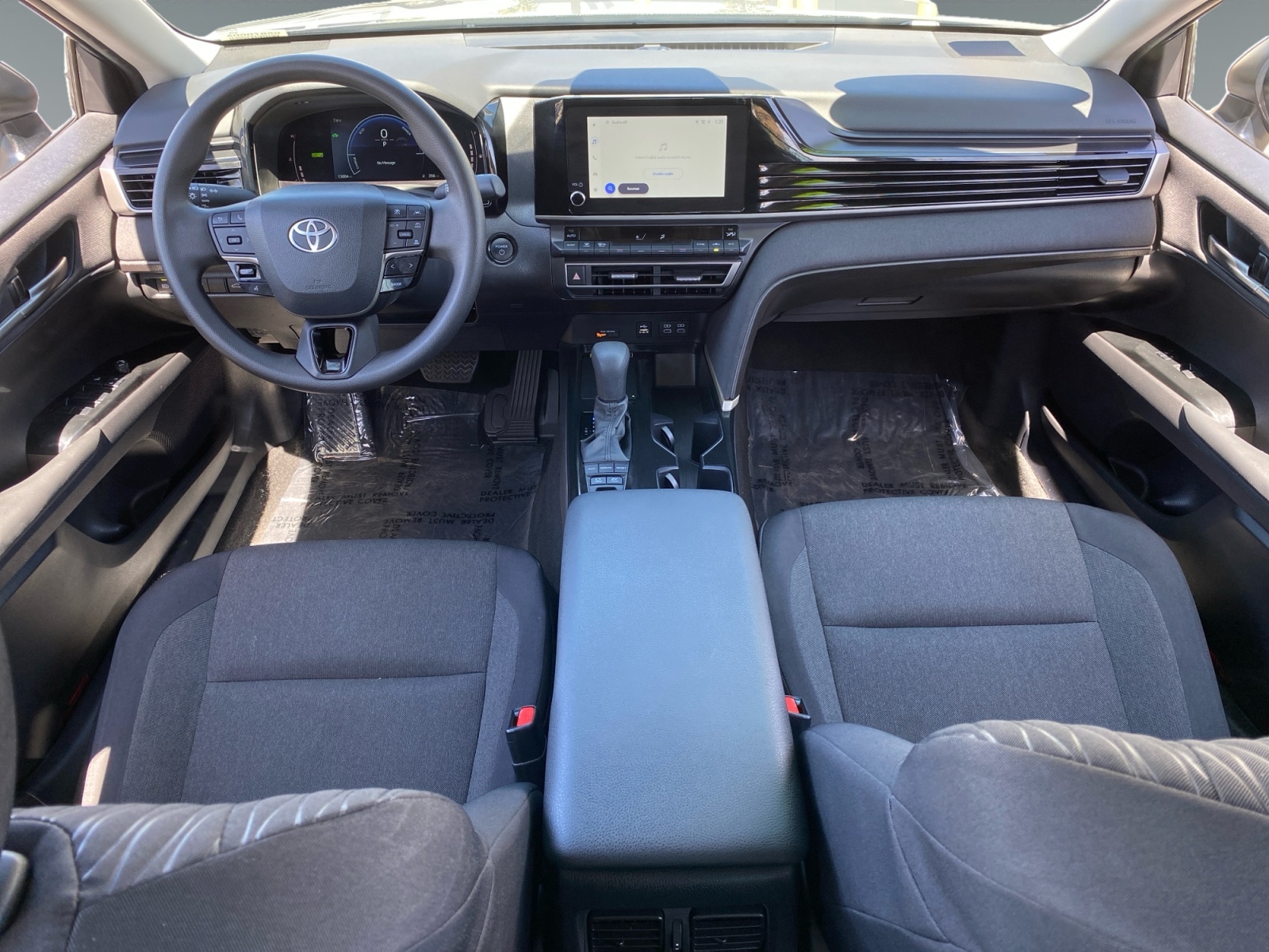 2025 Toyota Camry LE - Photo 10