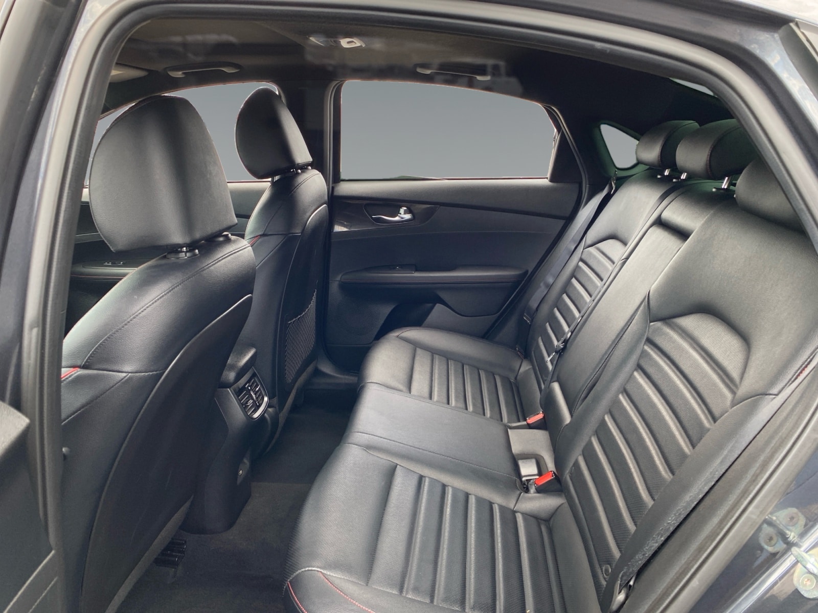 2023 Kia Forte GT - Photo 13