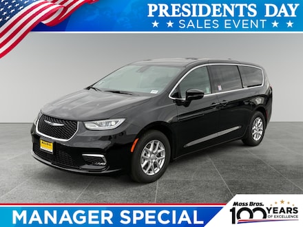 2026 Chrysler Pacifica Select Passenger Van