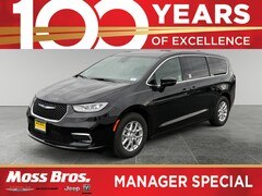 2026 Chrysler Pacifica Select Passenger Van