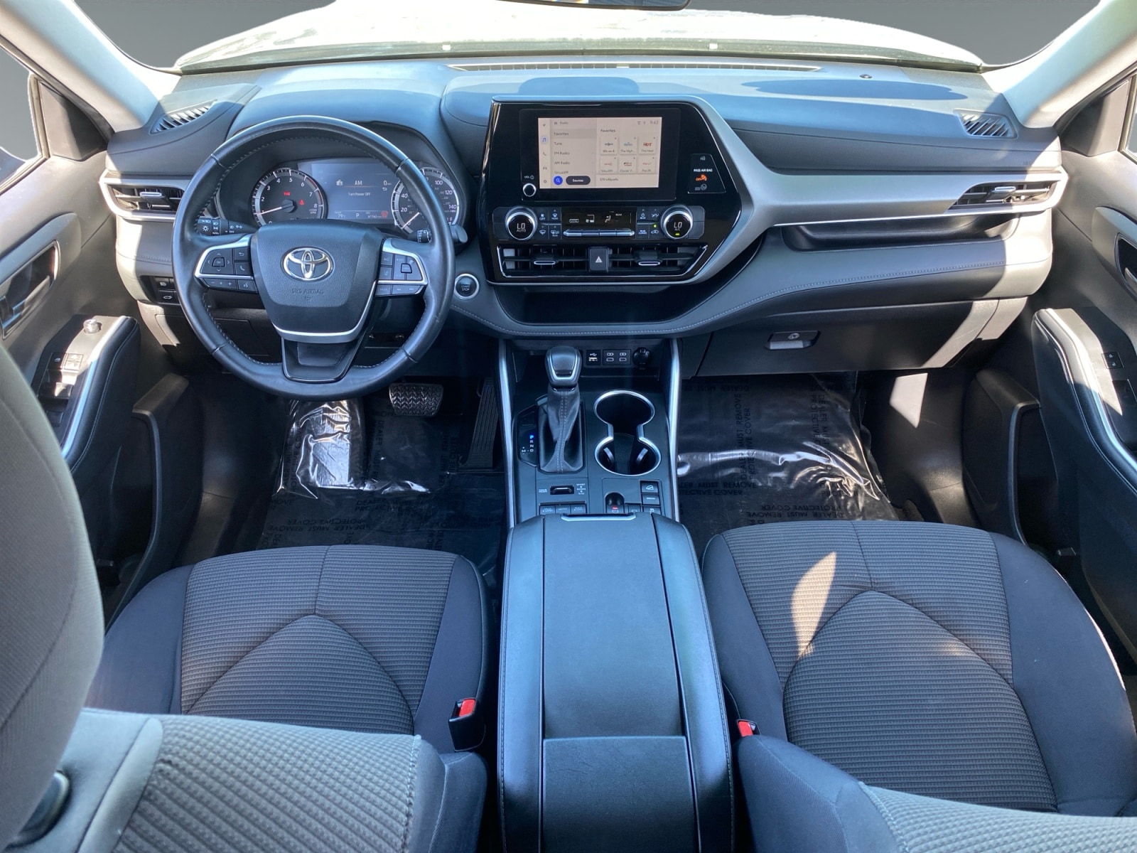 2024 Toyota Highlander LE - Photo 10