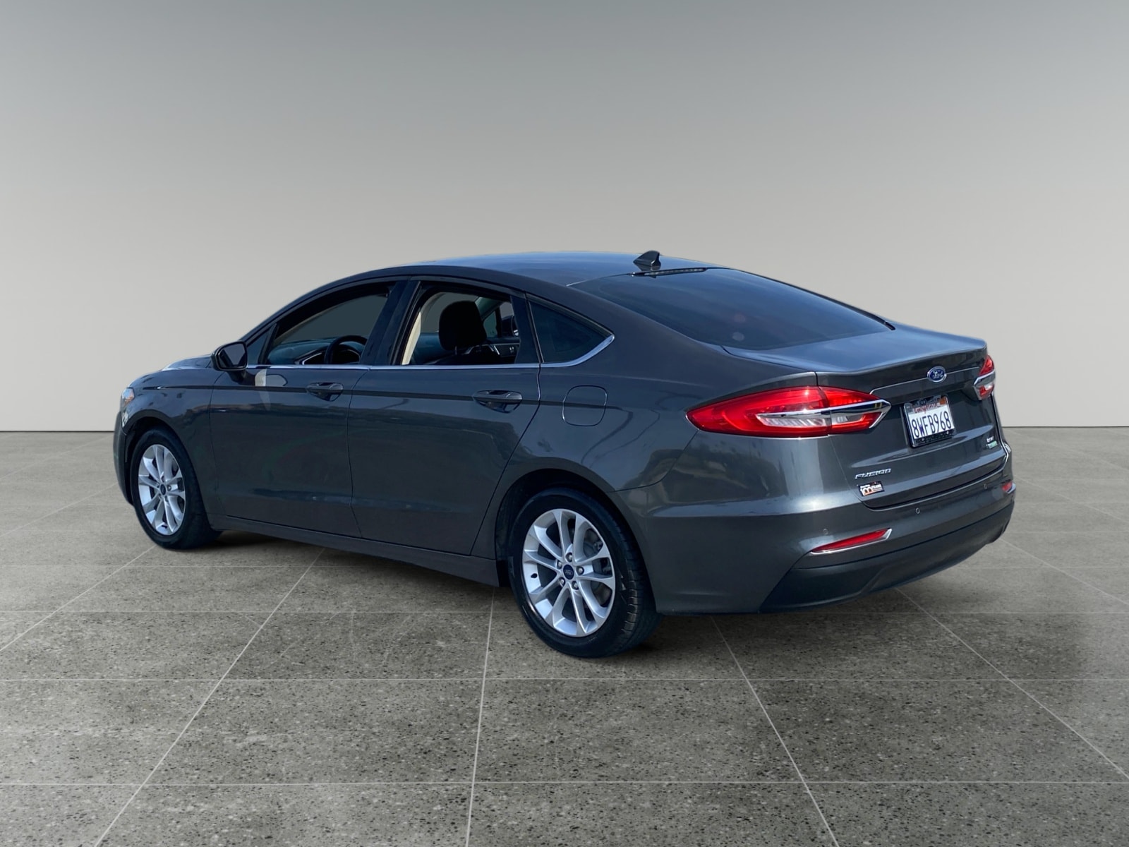 2020 Ford Fusion SE photo 3