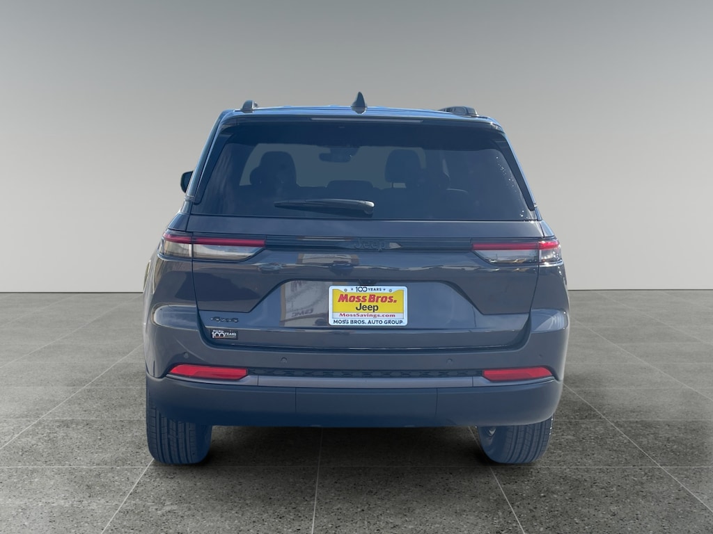 New 2026 Jeep Grand Cherokee Laredo Sport Utility