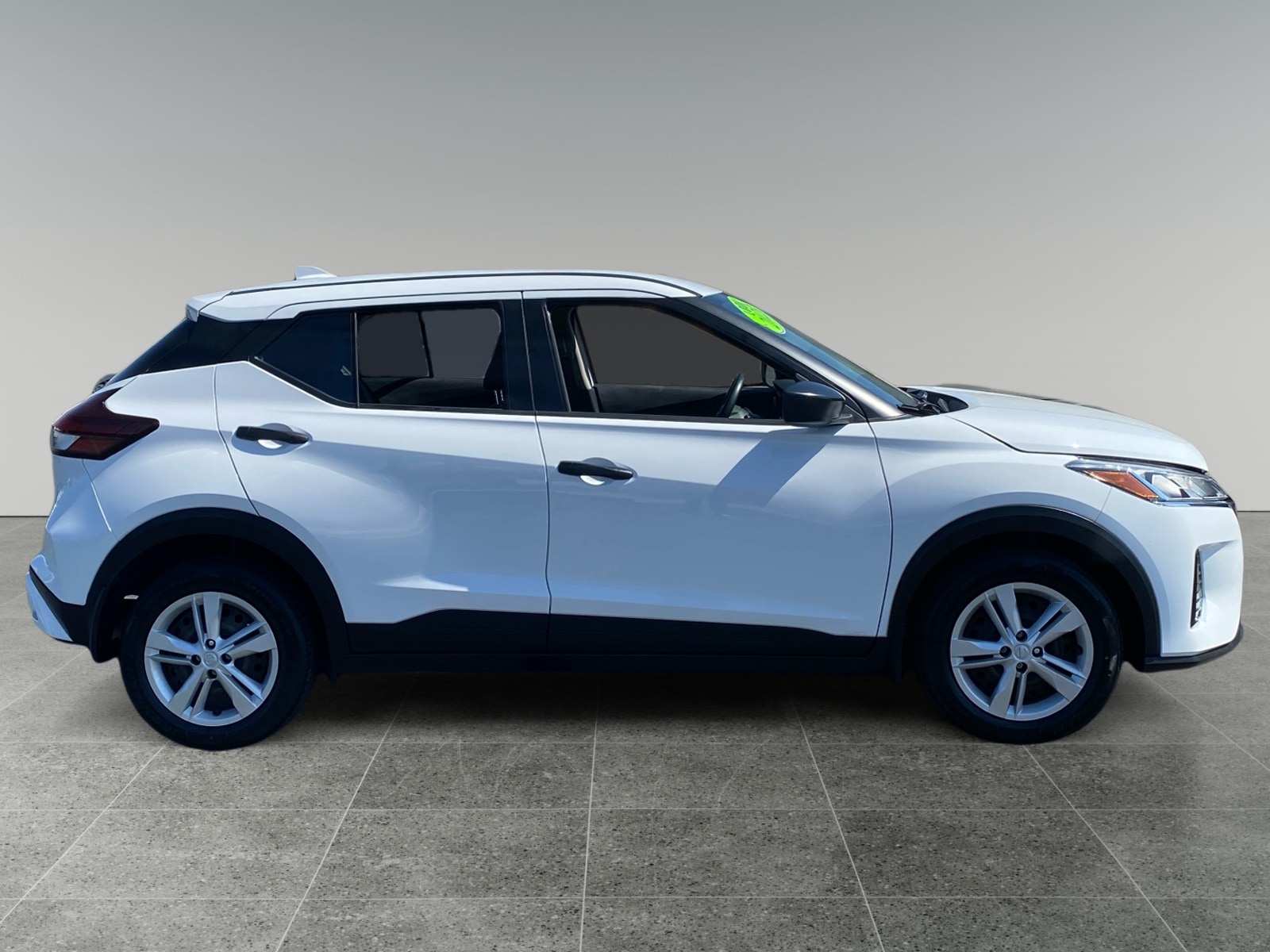 2023 Nissan Kicks S photo 6