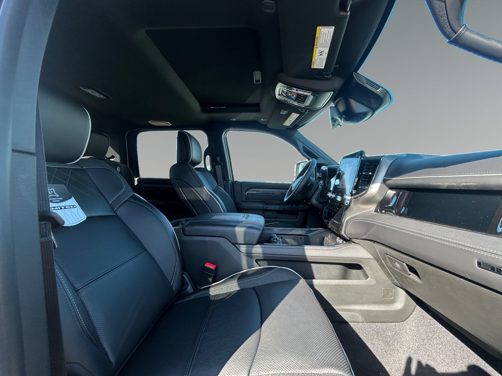 2026 RAM 3500 Limited - Photo 15