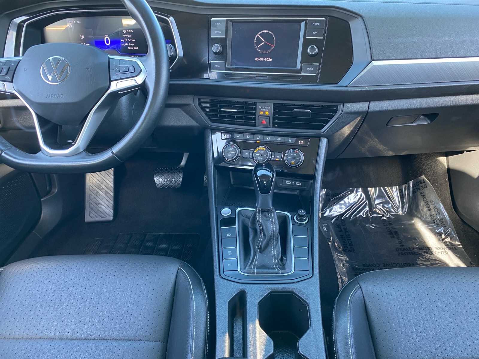 2024 Volkswagen Jetta SE - Photo 11