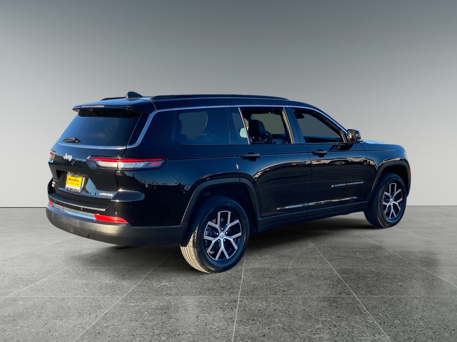 2024 Jeep Grand Cherokee L Limited photo 5