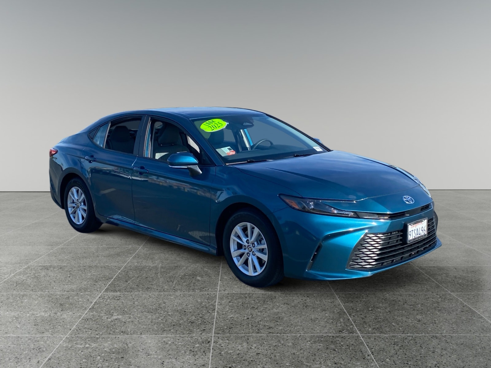 2025 Toyota Camry LE - Photo 7