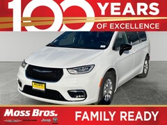 2026 Chrysler Pacifica Select Passenger Van
