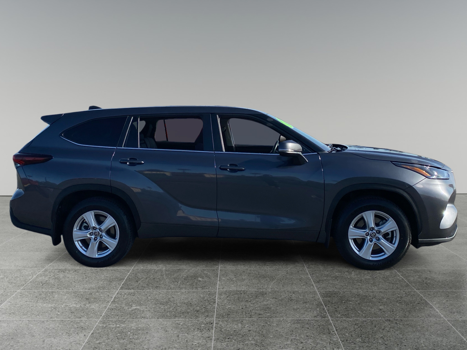 2024 Toyota Highlander LE - Photo 6