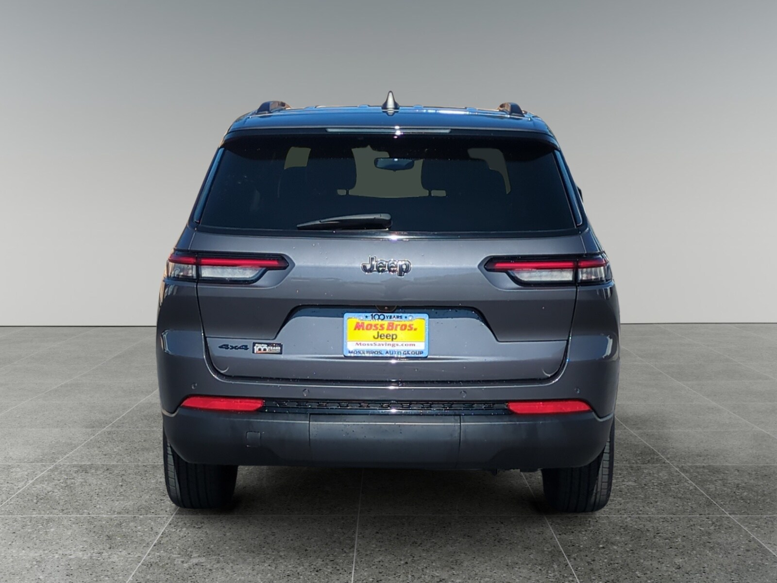 2024 Jeep Grand Cherokee Laredo photo 3