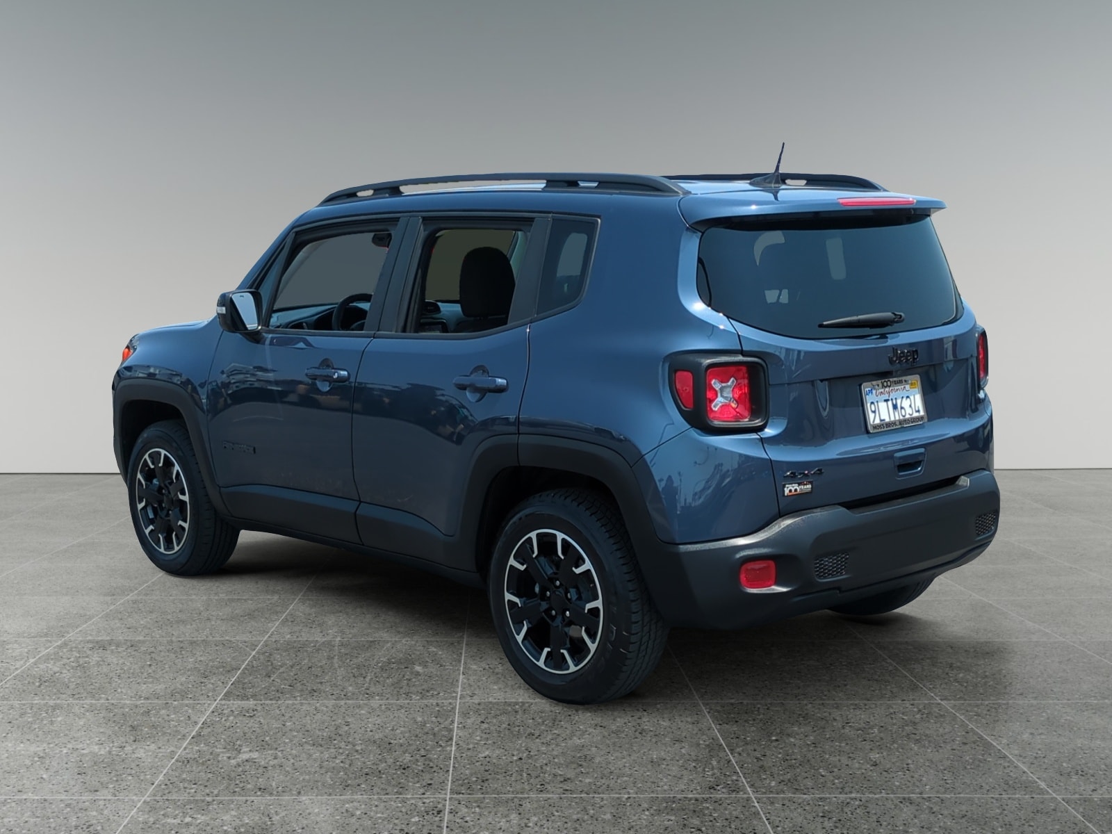 2023 Jeep Renegade Latitude photo 3