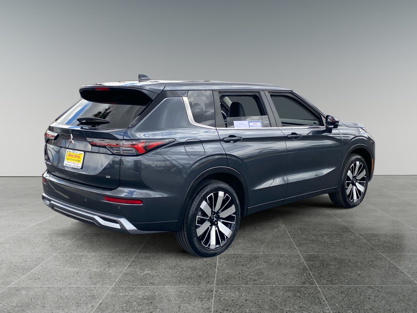 2025 Mitsubishi Outlander photo 5