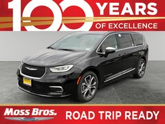 2026 Chrysler Pacifica Pinnacle Passenger Van